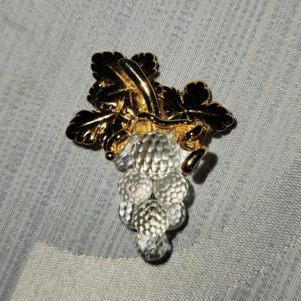 Swarovski crystal grape cluster brooch vintage - Picture 5 of 5